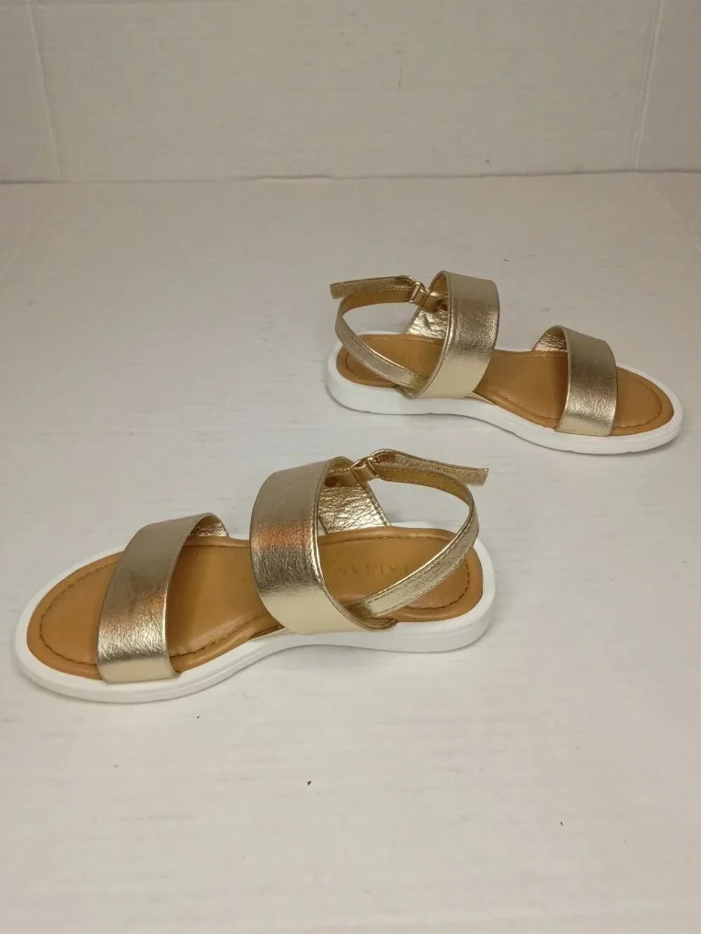 Italian Girls Gold Flower Charm Sandals Toddler Girls 10/EU 28